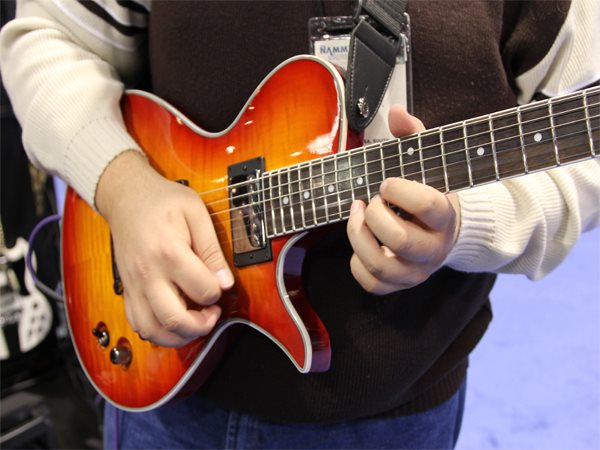 free-beginner-guitar-lessons.jpg